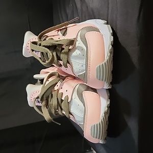 Nike air huarache arctic pink  women's size  8